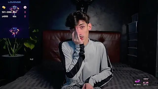 Snapshot of DanielCrush1 chatting on November 2025 10:13:02 AM DanielCrush1 online show from November 2025 10:13:02 AM