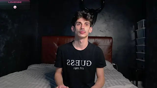 DanielCrush1 online show from December 2025 01:47:01 AM