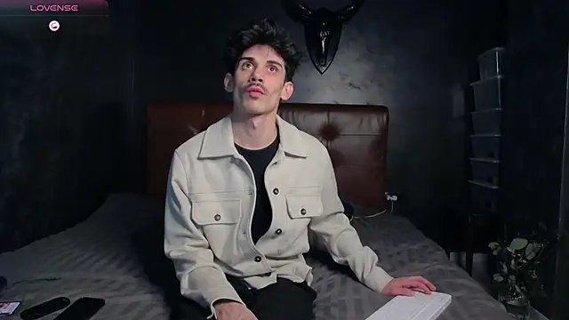 Snapshot of DanielCrush1 chatting on February 2026 08:17:02 PM DanielCrush1 online show from February 2026 08:17:02 PM