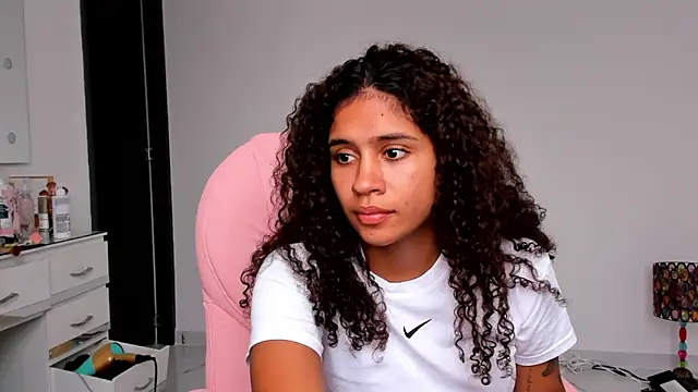 stormyy  online show from October 2025 09:39:01 PM