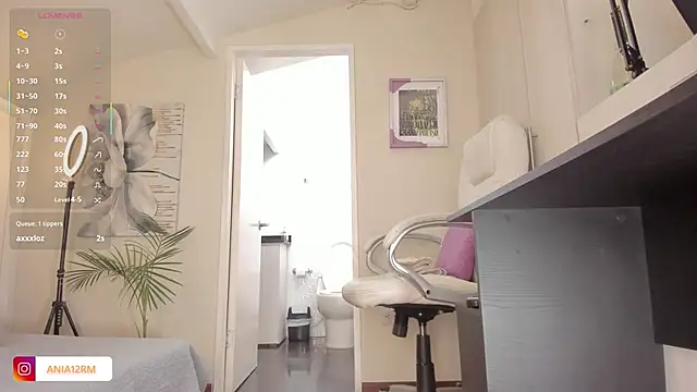 catalinasaiz online show from October 2025 02:06:02 PM