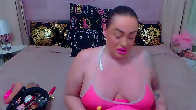 Snapshot of BustyVicky chatting on March 2025 10:21:02 PM BustyVicky online show from March 2025 10:21:02 PM