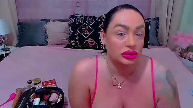 Snapshot of BustyVicky chatting on March 2025 11:12:01 PM BustyVicky online show from March 2025 11:12:01 PM