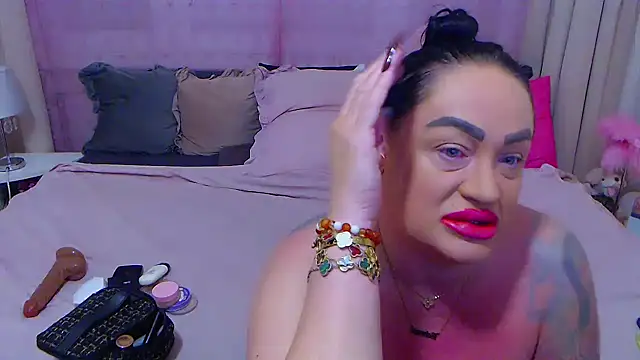 Snapshot of BustyVicky chatting on October 2025 09:14:02 PM BustyVicky online show from October 2025 09:14:02 PM