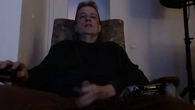 Snapshot of Cordt27 chatting on October 2025 05:43:01 PM Cordt27 online show from October 2025 05:43:01 PM