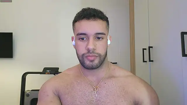 Snapshot of izaak_lover chatting on January 2025 11:55:01 PM izaak lover online show from January 2025 11:55:01 PM