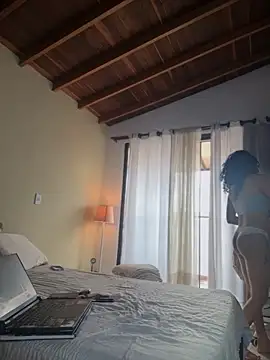 Snapshot of GabriSaenz chatting on October 2025 02:18:02 PM GabriSaenz online show from October 2025 02:18:02 PM