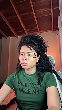 Snapshot of GabriSaenz chatting on October 2025 01:12:02 PM GabriSaenz online show from October 2025 01:12:02 PM