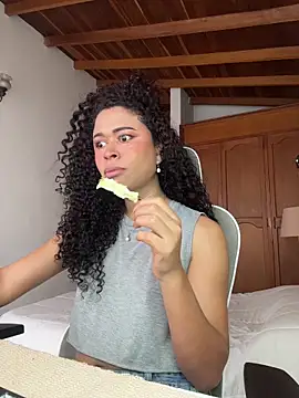 GabriSaenz online show from April 2026 01:41:01 PM