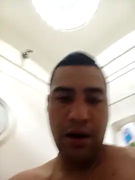 Snapshot of EISONREINA11 chatting on October 2025 02:43:02 AM EISONREINA11 online show from October 2025 02:43:02 AM