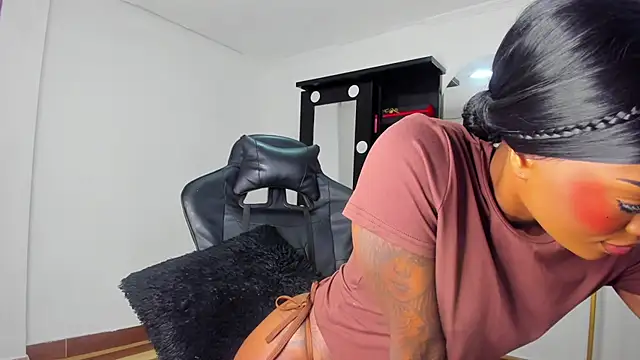 Emattaylor online show from November 2025 11:02:01 AM