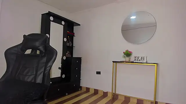 Emattaylor online show from November 2025 11:36:02 AM