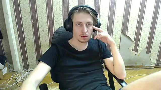 Snapshot of darienlarge chatting on October 2025 04:28:01 PM darienlarge online show from October 2025 04:28:01 PM