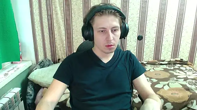 Snapshot of darienlarge chatting on October 2025 12:22:02 PM darienlarge online show from October 2025 12:22:02 PM