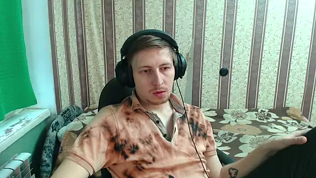 Snapshot of darienlarge chatting on November 2025 11:10:01 AM darienlarge online show from November 2025 11:10:01 AM