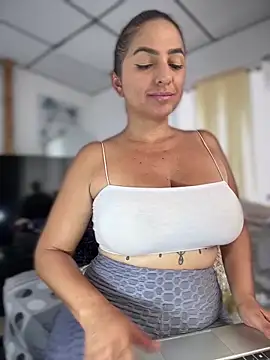 Snapshot of sammyqueenx21 chatting on January 2025 06:58:02 PM sammyqueenx21 online show from January 2025 06:58:02 PM