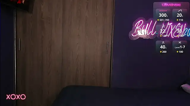 Snapshot of bull_vixen2001 chatting on December 2024 11:34:02 AM bull vixen2001 online show from December 2024 11:34:02 AM