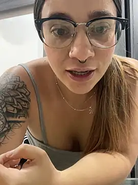 SophieFoxx17 online show from March 2025 03:31:01 PM
