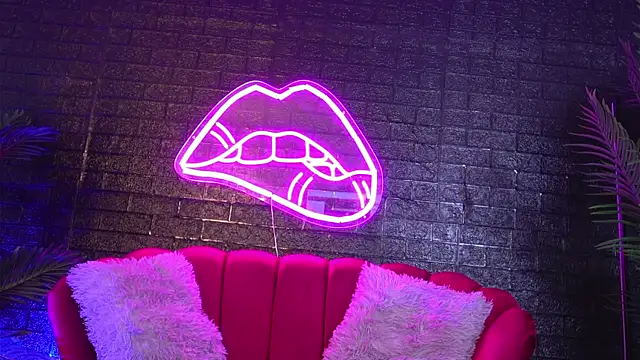 ScarlettQuate online show from December 2024 05:55:01 PM