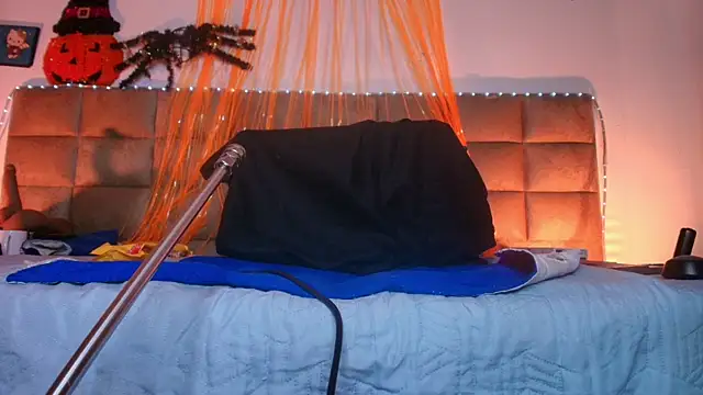 britanyy  online show from October 2025 03:06:01 AM