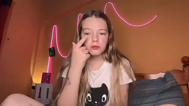 -veranito- online show from October 2025 03:01:02 AM