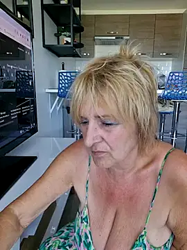Snapshot of phryna@xh chatting on June 2026 04:05:02 PM phrynaxh online show from June 2026 04:05:02 PM