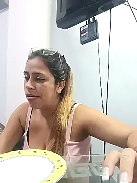 Snapshot of Latina_sexy1 chatting on February 2025 03:40:01 PM Latina sexy1 online show from February 2025 03:40:01 PM