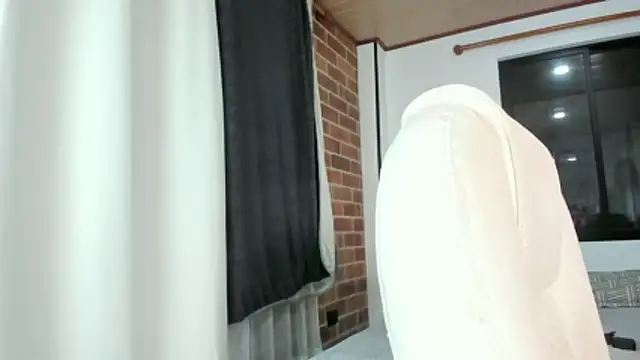 adila anich online show from November 2025 02:02:01 AM