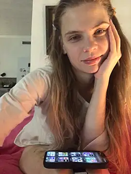 LeyaJohnson online show from December 2024 07:39:02 PM