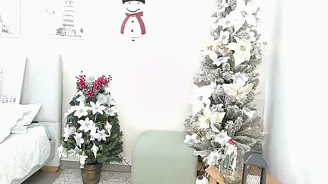 Sassy--Girl online show from December 2024 06:33:01 PM