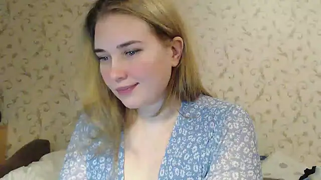 Snapshot of mmmPinUpGirl chatting on December 2024 10:04:02 PM mmmPinUpGirl online show from December 2024 10:04:02 PM