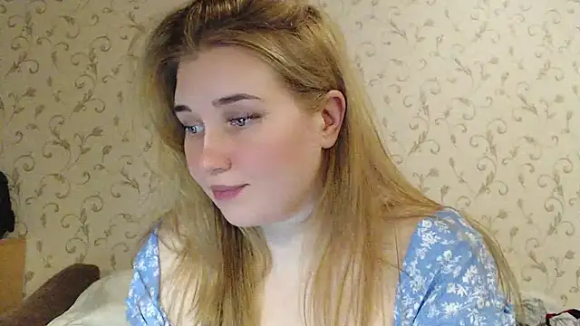 Snapshot of mmmPinUpGirl chatting on December 2024 10:11:01 PM mmmPinUpGirl online show from December 2024 10:11:01 PM