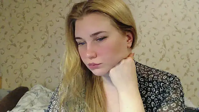 Snapshot of mmmPinUpGirl chatting on March 2025 08:31:02 PM mmmPinUpGirl online show from March 2025 08:31:02 PM