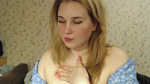 Snapshot of mmmPinUpGirl chatting on March 2025 07:05:01 PM mmmPinUpGirl online show from March 2025 07:05:01 PM
