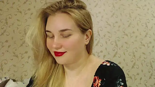 Snapshot of mmmPinUpGirl chatting on September 2025 07:57:01 PM mmmPinUpGirl online show from September 2025 07:57:01 PM