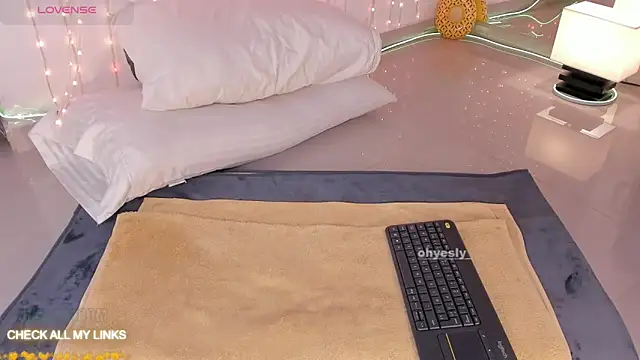 ohyesly  online show from January 2026 10:08:02 AM