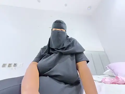 Submissive Arab online show from February 2025 11:09:02 PM