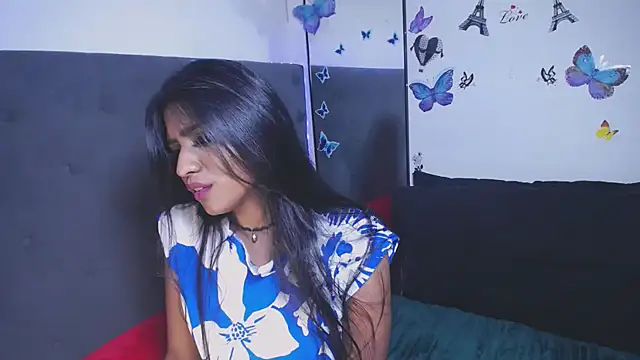 Delilah Blazee online show from November 2025 05:52:01 AM