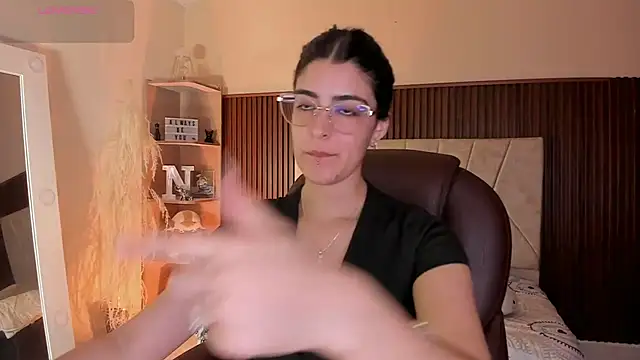  Niah  online show from October 2025 08:09:02 PM