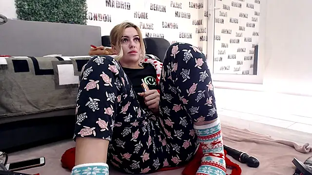 sweetdaiana23 online show from January 2025 01:53:01 AM