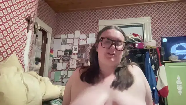 Snapshot of rosaliehale chatting on May 2026 01:45:02 AM rosaliehale online show from May 2026 01:45:02 AM