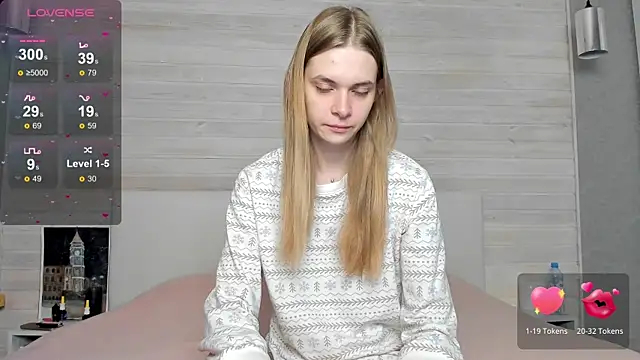 Snapshot of molly_hunt_ chatting on January 2025 03:44:01 AM molly hunt online show from January 2025 03:44:01 AM