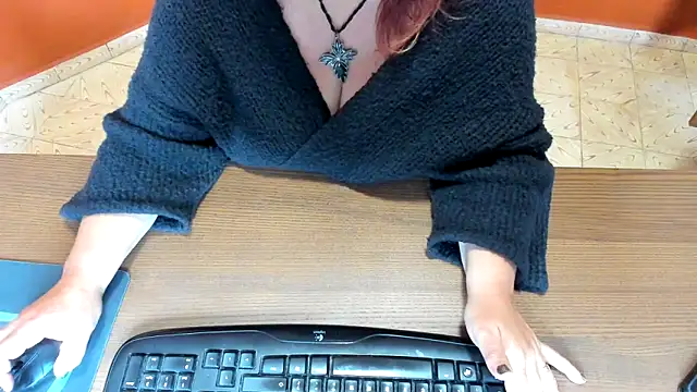 NikkiHolland online show from April 2026 08:03:01 AM