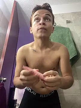 Leon Wild online show from March 2026 10:20:01 PM