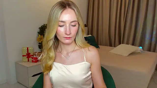 bella  rose online show from December 2024 07:19:02 PM