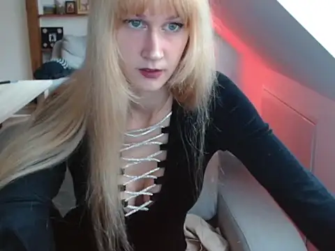 goldhaarigeDame online show from October 2025 02:26:02 PM