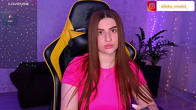 Snapshot of Elishka_ chatting on December 2024 07:32:02 PM Elishka online show from December 2024 07:32:02 PM