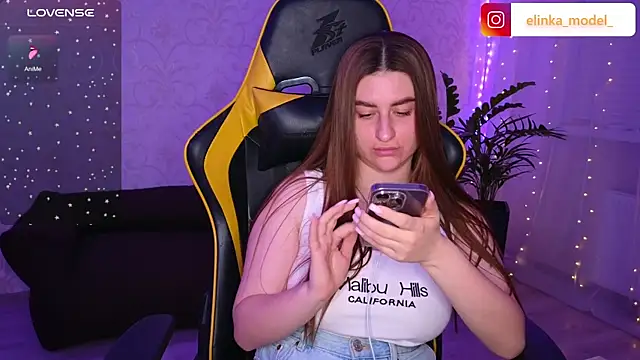 Snapshot of Elishka_ chatting on December 2024 08:44:01 PM Elishka online show from December 2024 08:44:01 PM