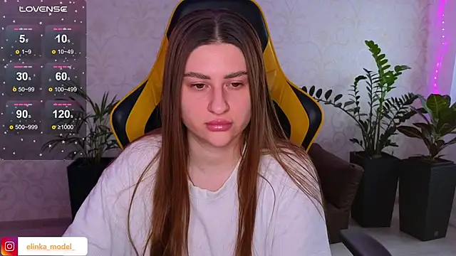 Snapshot of Elishka_ chatting on February 2025 06:51:02 AM Elishka online show from February 2025 06:51:02 AM