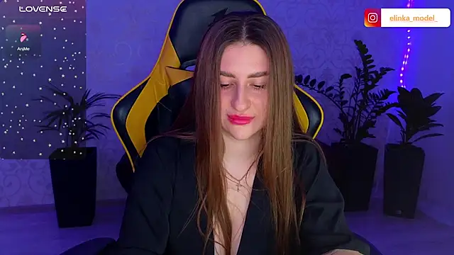 Snapshot of Elishka_ chatting on March 2025 08:18:02 PM Elishka online show from March 2025 08:18:02 PM